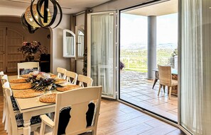 Dining - Awesome home in Coin with private swimming pool, can be inside or outside (Coin)