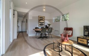 Dining - Cozy home in Vinkeveen with harbor view (Vinkeveen)