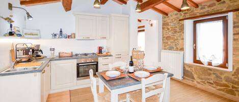 Kühlschrank, Herdplatte, Geschirrspüler