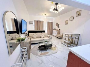 Smart TV - AJB Suite Mactan Cebu (2km Mactan City Centre/8km to Mactan Airport (Lapu-Lapu)