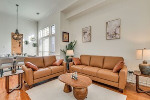 House (3 Bedrooms) | Interior - Elegant Home w/ Private Patio, 2 Mi to UTD Campus! (Dallas)