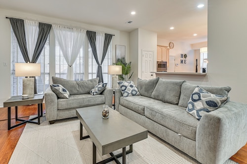 Elegant Home w/ Private Patio, 2 Mi to UTD Campus!