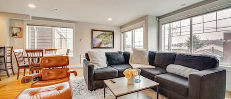 Apartment (3 Bedrooms) | Front of property