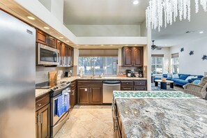 Interior - Bay & Golf Course Views! Family Getaway in Destin (Destin)