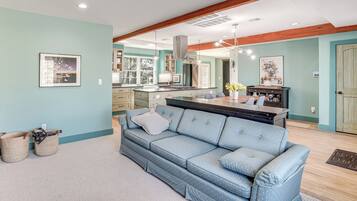 House (2 Bedrooms) | Interior