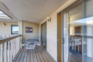 Interior - Inviting & Cozy Fraser Condo: Steps to Ski Shuttle (Fraser)