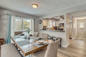 House (3 Bedrooms) | Interior