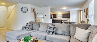 4 Mi to Hospital & Dtwn Greensboro: Spacious Home