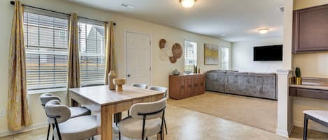 Talo (4 Bedrooms) | Sisätilat