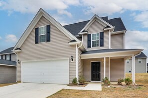 House (4 Bedrooms) | Interior - 4 Mi to Hospital & Dtwn Greensboro: Spacious Home (Greensboro)