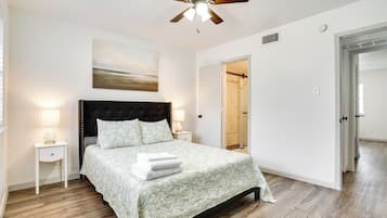 ์ํํธ (2 Bedrooms) | ๋ด๋ถ