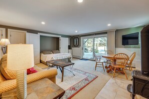 Interior - Beach & Mtn Views! Lakefront Moultonborough Home (Moultonborough)