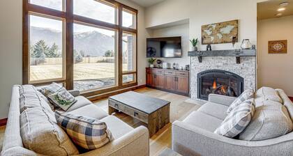 5 Mi to Flathead River: Serene Mountain-view Gem!