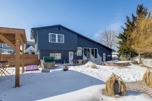 Canal-front Backyard Oasis! Jersey Shore Retreat