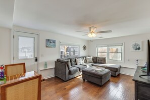 Interior - Canal-front Backyard Oasis! Jersey Shore Retreat (Brick)