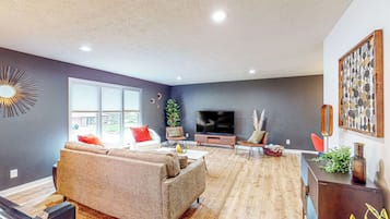 House (4 Bedrooms) | Interior