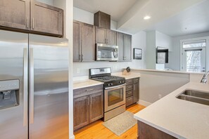 Apartment (3 Bedrooms) | Interior - One-of-a-kind Riverside Condo in Downtown Salida (Salida)