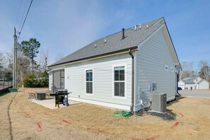 House (3 Bedrooms) | Interior - Great for Boating & Fishing! Lake Greenwood Escape (Greenwood)