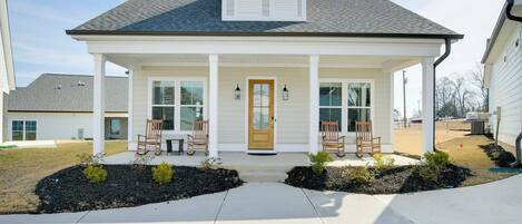 House (3 Bedrooms) | Front of property