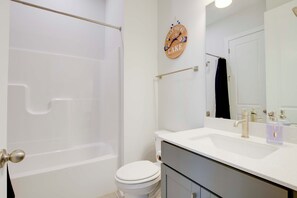 Interior - Steps to Marina! Lake Greenwood Home w/ Patios (Greenwood)