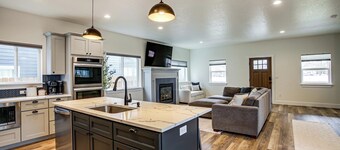 1 Mi to Lake Coeur D'alene: Pet-friendly Getaway