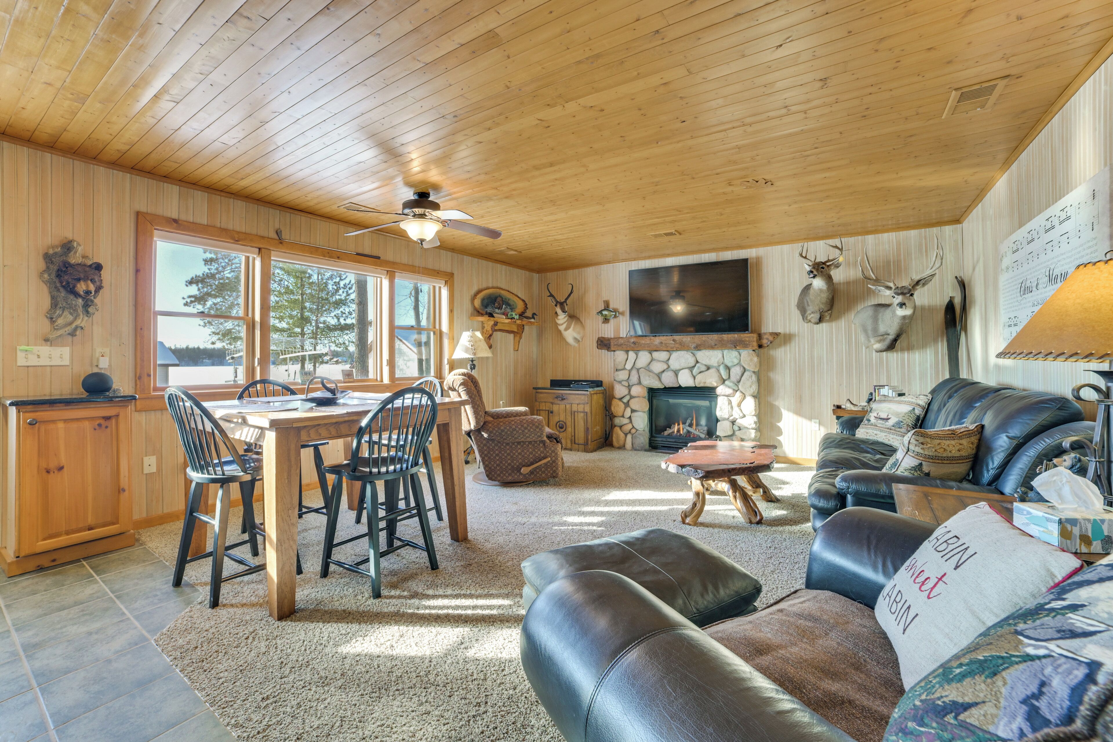 บ้านพัก (4 Bedrooms) | ด้านหน้าที่พัก