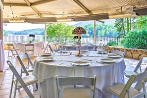 Interior - Lake Lure Getaway w/ Hot Tub & Fire Pit! (Lake Lure)
