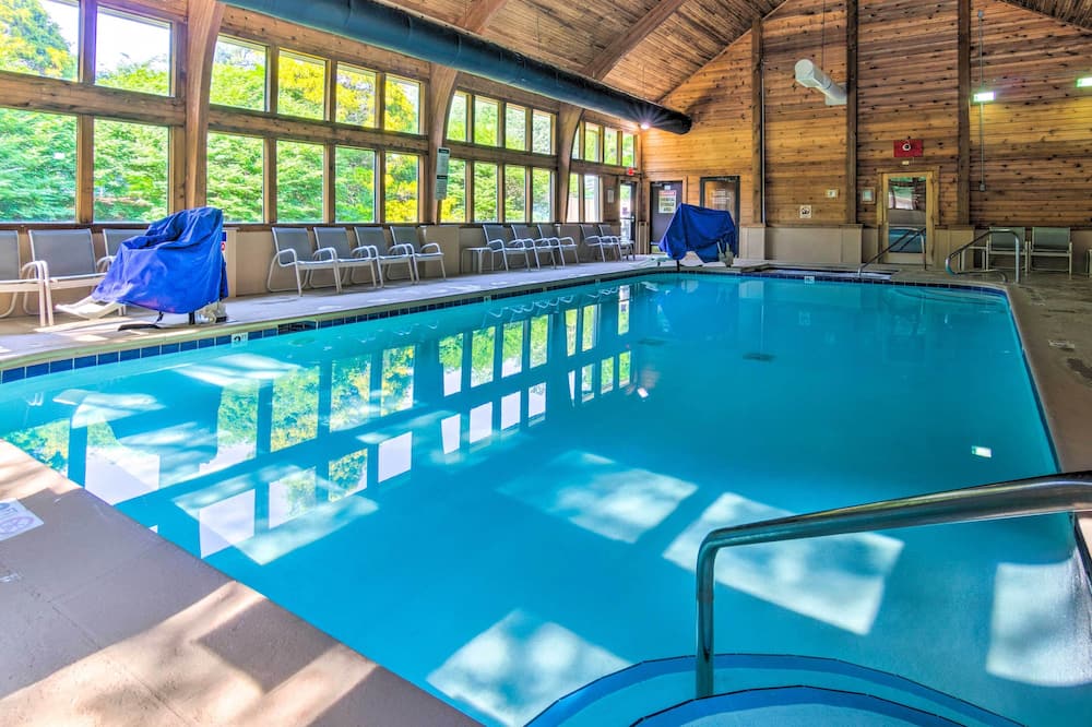 Lake Lure Getaway w/ Hot Tub & Fire Pit! - Chimney Rock, NC