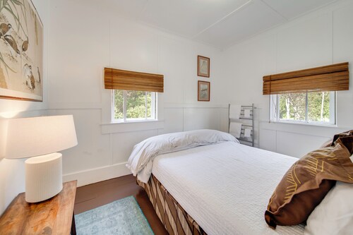 Lush Island Oasis Near Volcanoes National Park