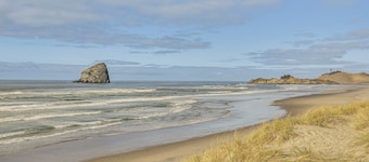 Riverfront Coastal Retreat With Easy Beach Access