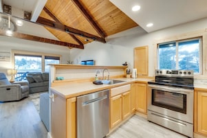 House (2 Bedrooms) | Interior