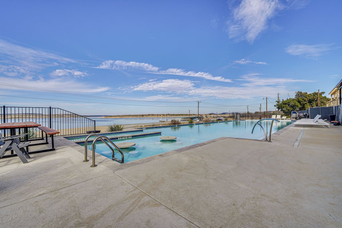 House (2 Bedrooms) | Front of property