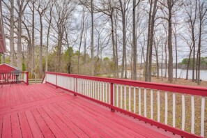 House (3 Bedrooms) | Interior - Tranquil Lakefront Home w/ Sunroom in Burlington (Burlington)