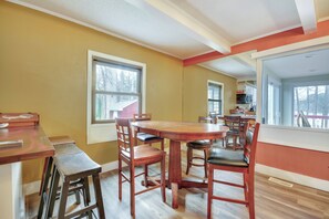 House (3 Bedrooms) | Interior - Tranquil Lakefront Home w/ Sunroom in Burlington (Burlington)