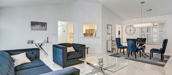 Hot Tub + Gazebo: Group Getaway Near Dtwn Conway!