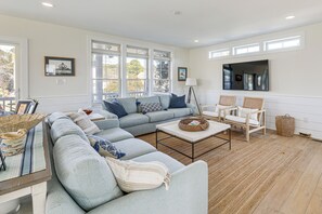 House (6 Bedrooms) | Interior - Family Friendly! Canal-front Gem in Bethany Beach (Bethany Beach)
