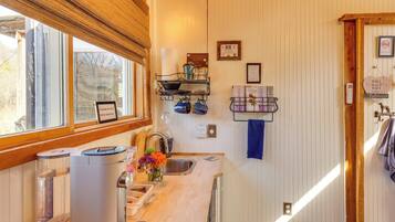 Apartment (0 Bedroom) | Interior