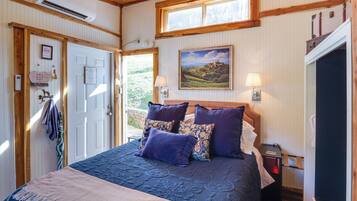 Apartment (0 Bedroom) | Interior