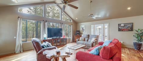 House (4 Bedrooms) | Interior