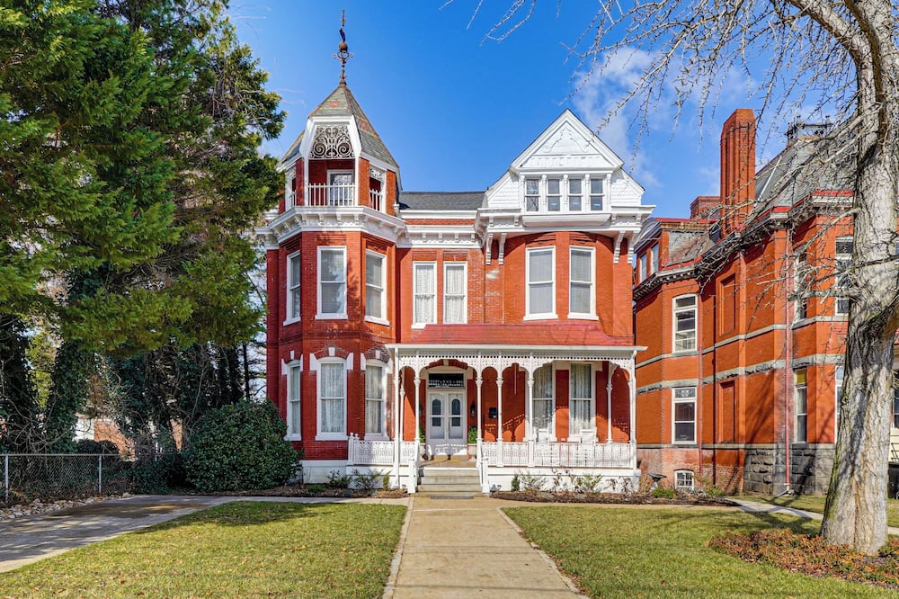 Queen Anne Manor' in Old West End w/ Elevator - Ruffin, NC