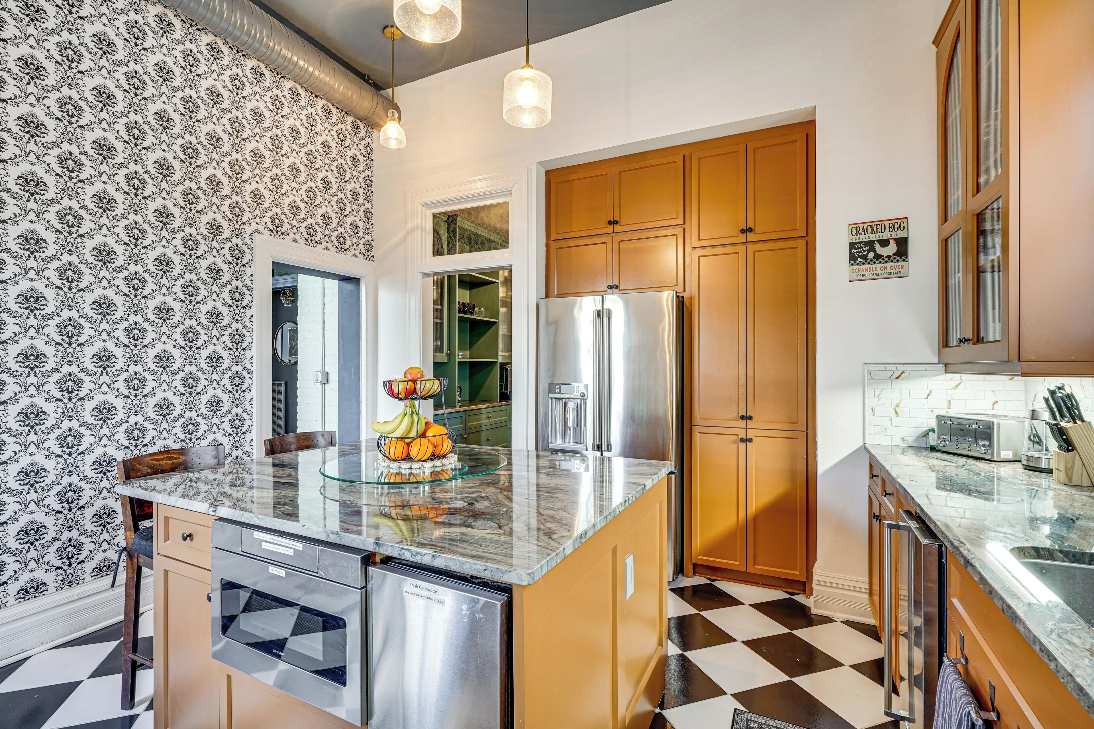 House (6 Bedrooms) | Interior