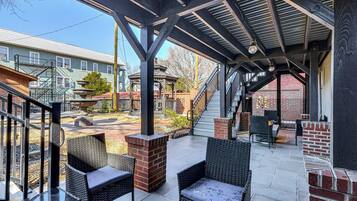 House (6 Bedrooms) | Interior