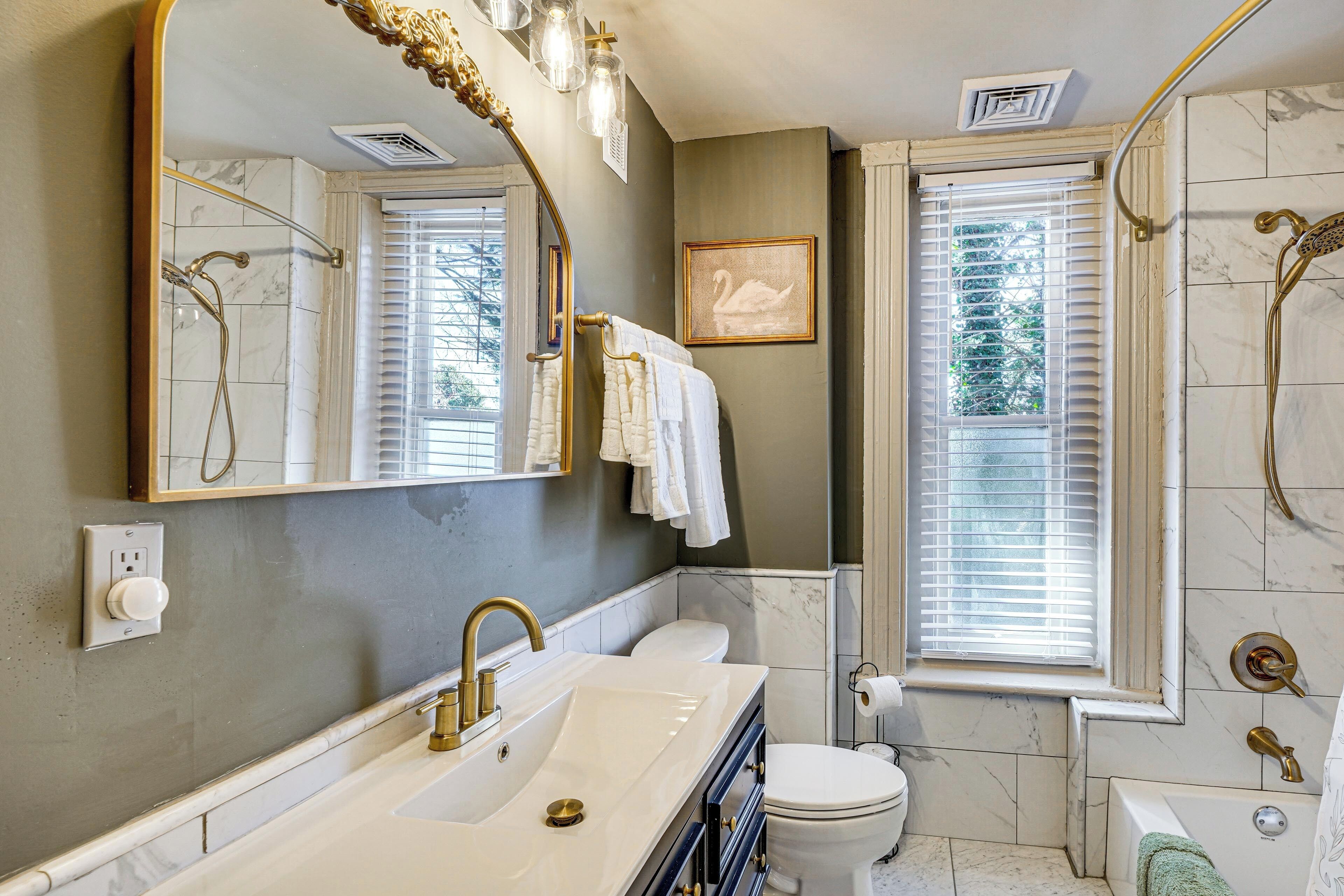 House (6 Bedrooms) | Interior