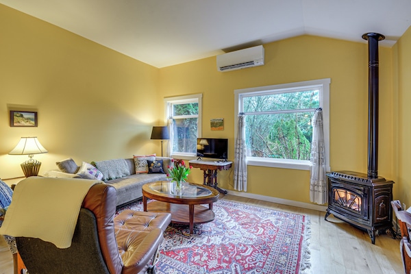 Walk To Irondale Beach Park! Family Haven W/ Yard - Port Townsend, WA