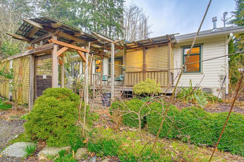 Walk to Irondale Beach Park! Family Haven w/ Yard