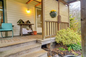 House (2 Bedrooms) | Interior - Walk to Irondale Beach Park! Family Haven w/ Yard (Port Hadlock)