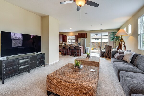 Sophisticated Stockton Sanctuary W/ Home Office! - Stockton, CA