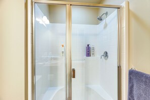 House (2 Bedrooms) | Interior - Gateway to Greater Seattle! Spacious, Modern Home (Bothell)