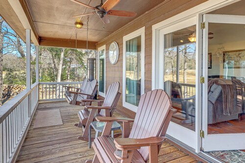 Hot Tub + Deck: Waterfront Lake Limestone Escape!