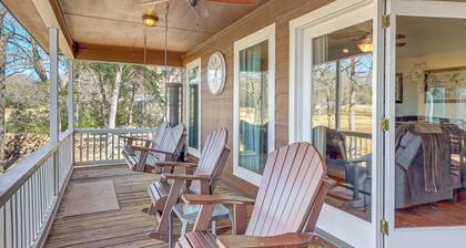 Hot Tub + Deck: Waterfront Lake Limestone Escape!